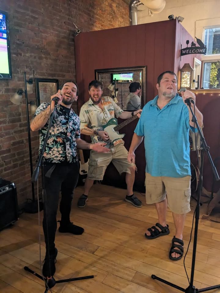 Karaoke at Daddy’s Pizza