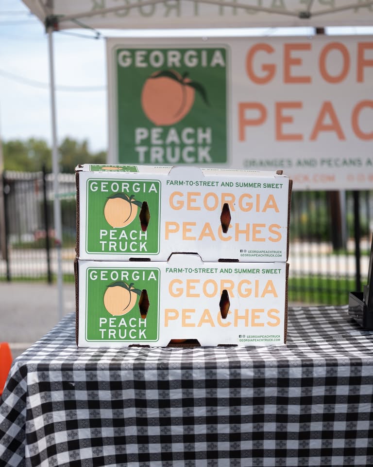 Georgia Peach Truck — Lebanon, NH @ Gardener’s Supply Company
