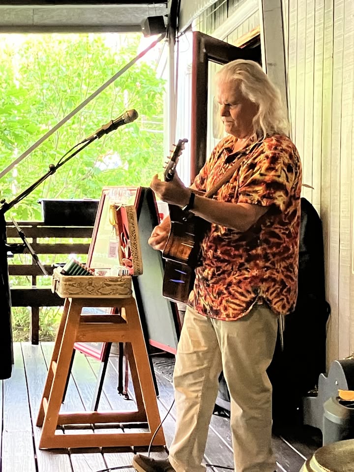 Kind Bud plays the Public House
